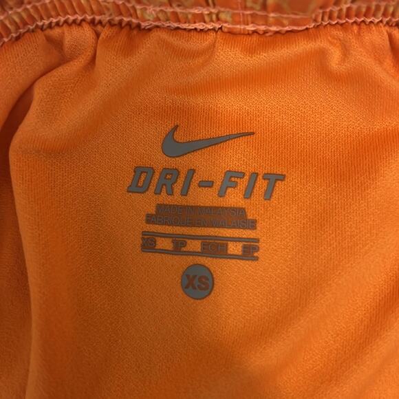 Nike Running Shorts Womens XS Orange Abstract Athletic Athleisure Gym Fitness - Picture 4 of 4